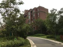 保利洋房,好位置,一梯两户,二楼带下沉花园,带车位