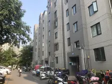 航海路旁 一楼带院 明厨明卫 标准两室 双气 环境优美