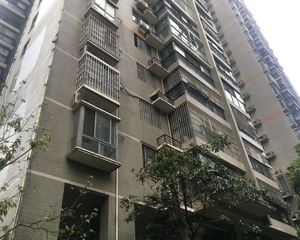 业主自主装修,三房两卫,拎包入住