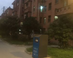 公园二村楼层好.户型佳.诚心出售