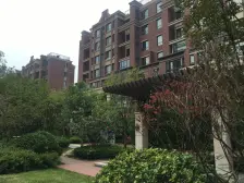 保利海上五月花玫瑰园 4室2厅 南