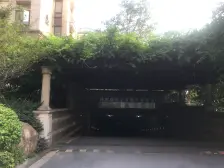 中间楼层,前面无档,装修70多万。