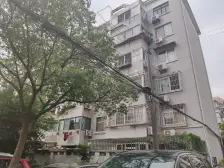 精装修+拎包入住+中间楼层+位置好+诚意出售