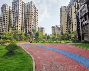 圣辉观湖国际小区3室1厅东南