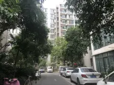 地铁口小户型,双气小区,低楼层 业主诚心出售