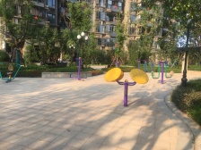 恒大华府(金碧华府) 南北通透,采光好 装修好,环镜优美 中间楼层