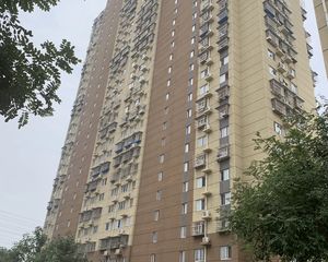 低板小高层,全南向2居,有电梯,装修保持好