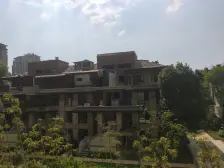 照母山 万科城哲园五房320万