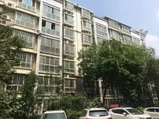 地铁口,户型方正的大两房,看房方便,拎包入住