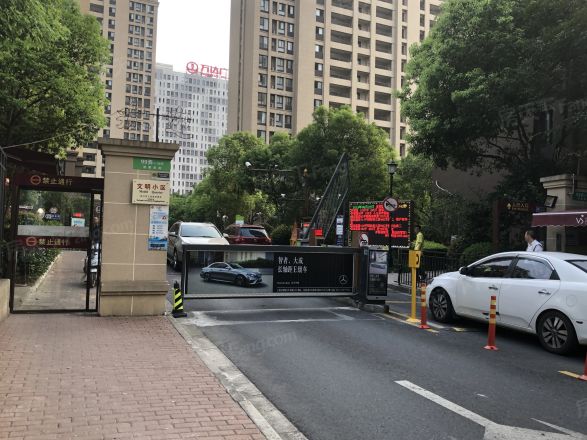 信达蓝爵实景图