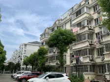 欣德苑,沿河大三房,中间楼层,诚意卖。