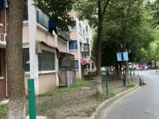 晨星四季苑,好楼层,简单装修,看房方便。