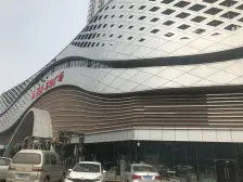 万虹广场 精装修一室一厅诚心出售