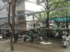 龙跃花园 4室2厅 南 北