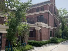 金地新出南临河,大花园边套,200万精装修,诚意卖