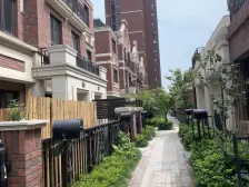 联排、采光好,位置好, 双露台 双地下室 带产权车位