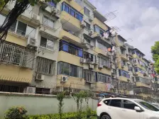 中间位置 不靠路 双南户型 双轨交 采光好 诚意出售