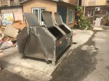 两室精装修,交通购物方便视野好,