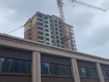 耳朵户型,小区中轴位置,采光刺眼,看房方便