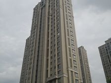 新上房源 前排沿河景观位置 采光视野好 人车分流