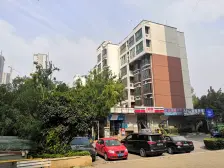 西现代城 1室0厅 东