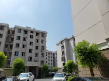 主卧朝南,小区中心位置,中式风格,厨卫朝北