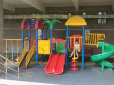 香市路边鼎峰花鬘里四房两厅两卫朝南出售