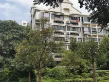 房子视野开阔可以看到东方明珠,业主诚意出售,自住