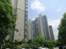 近地铁,小三房,前排无遮挡,视野开阔,房东诚心卖。