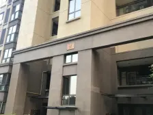 电梯洋房 约25平露台 精装修 满五 带车位