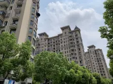 幸福苑二期2012年房龄 精装两年可拎包入住,一口价。