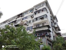 业主急售 近地铁 此房双南全明户型 精装修 房型正气