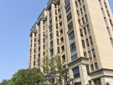 保利大联排 中间位置 带大花园 可上明珠 诚心出售