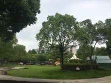 大两房,一梯两户,环境优美,品质小区,精装修