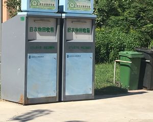 燕化星城健德四里电梯两居室,采光好,出行方便。