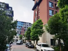 3居精装 中间楼层 沿河视野宽阔