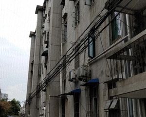 安三45光明新村中间楼层交通方便