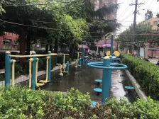 交通便利,诚意出售,可接受置换,带阁楼