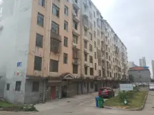 客厅朝南的户型,出门就是柏岗站