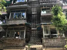 正规4房,保养好,业主安心出售,交通便利,轻轨50米