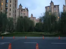 二期新上好位置188洋房4房,采光视野好,还有车位!