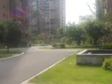 秋实学府,业主自住精装,交通好,户型好