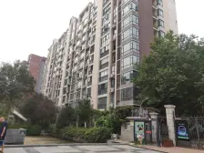 中央特区西苑,小高层社区,纯毛坯大平层四房中间位置