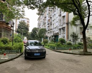 视野宽阔,采光充足,配套设施齐全,交通方便,总价低