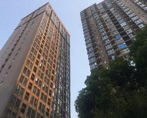 晚报商圈浏阳河风光带有小区电梯一房诚心卖