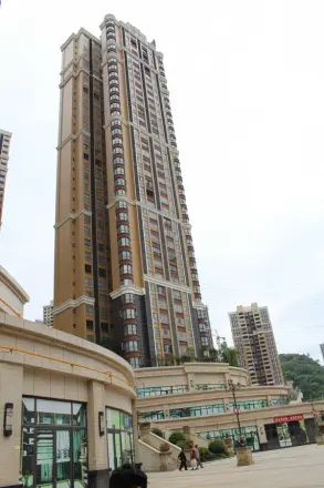 卧龙大都会实景图
