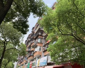 户型方正,楼层好,采光充足,配套设施齐全,交通便利