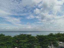 北海金滩北部湾一号朝北毛坯大三房出售