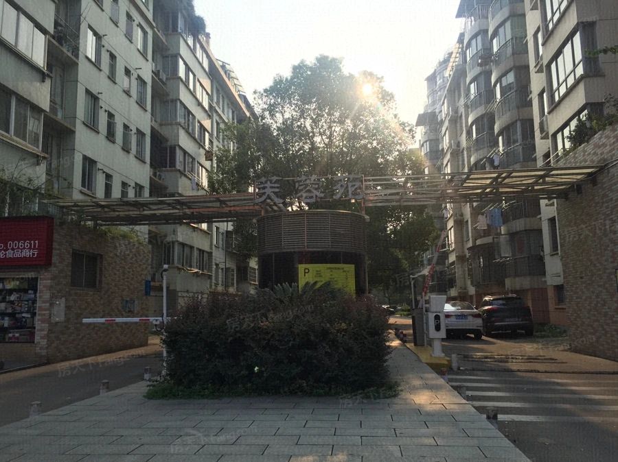 小区相关图