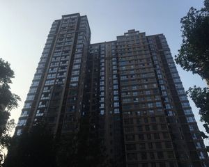 万象凯旋湾1室1厅南